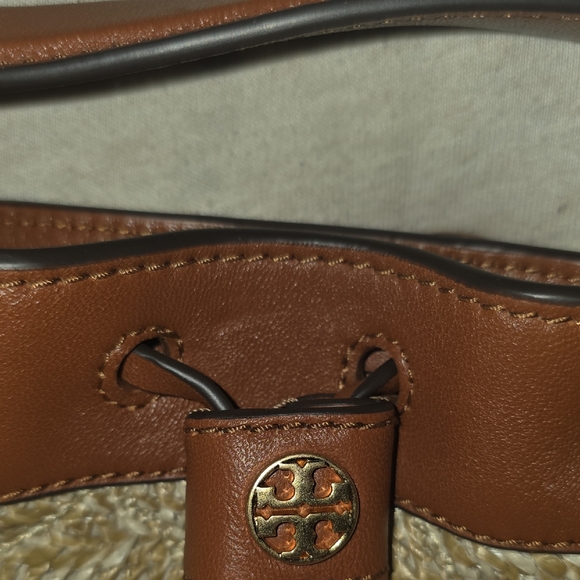 Tory Burch Tan and Brown Crossbody Bag with Gold Chain - Picture 4 of 5
